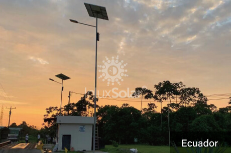 Éclairage solaire privé dans une zone industrielle en Equateur 